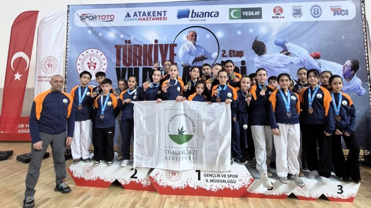 Bursa Osmangazili karateciler madalyaya doydu