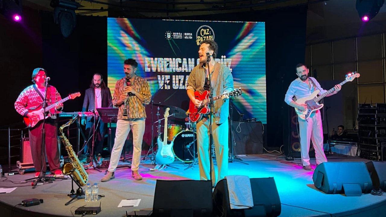 Bursa’da Evrencan Gündüz ile ‘Caz Pazarı’ coşkusu