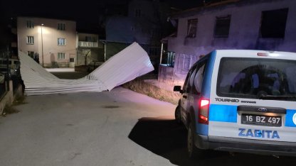 Bursa'da şiddetli rüzgara karşı Büyükşehir teyakkuzda