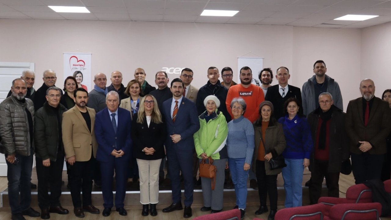 Cumhuriyet’in kuruluşunda basının kritik rolü İzmit’te anlatıldı