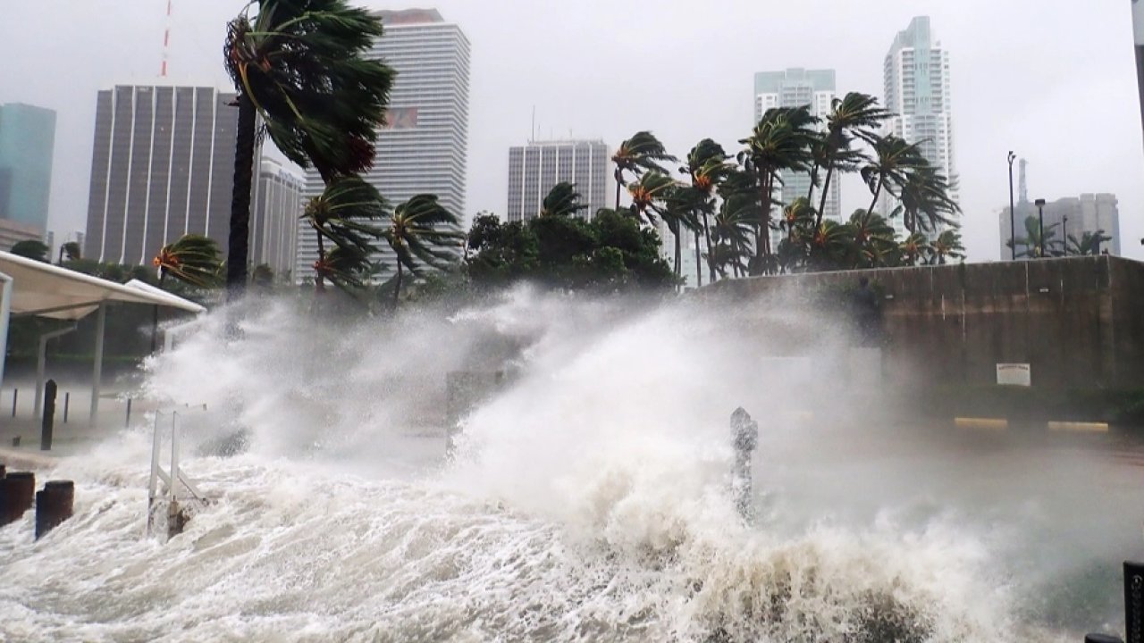 Doğal afetler sigorta sektörünü zorluyor... Küresel ekonomik kayıplar 260 milyar dolar oldu
