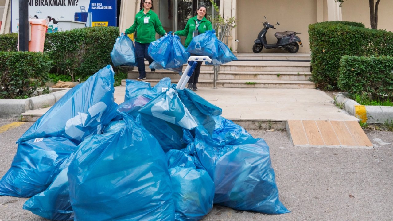 “Dönüşüme Evde Başla” İzmir’de 8 ilçe 26 mahalleye ulaştı