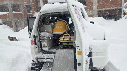 Düzce’de kar paletli ambulansla hasta kurtarıldı