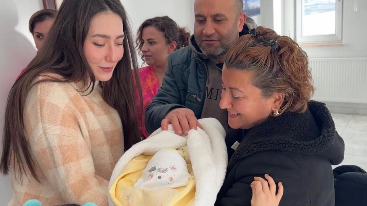 “Geçici Koruyucu Aile” 100’üncü bebeği Ege Berk, Samsun'da koruyucu ailesiyle buluştu