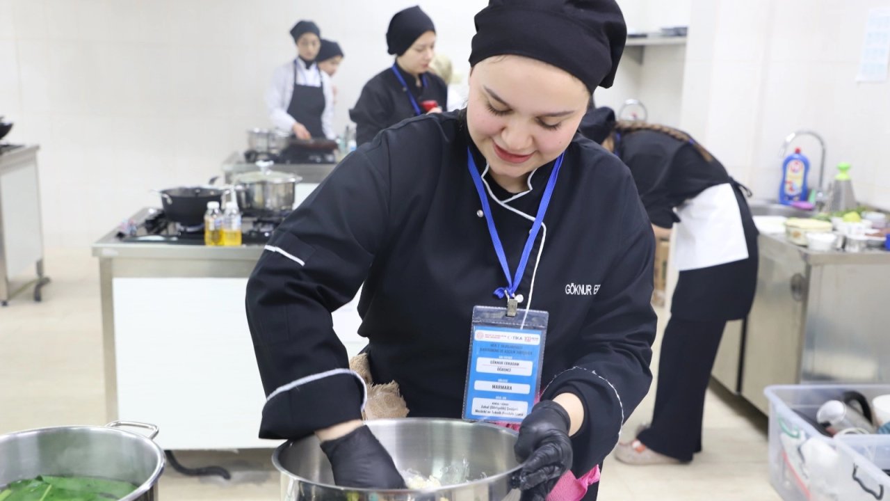 Geleceğin şefleri Bursa'da "Anne Reçeteleri" ile yarıştı