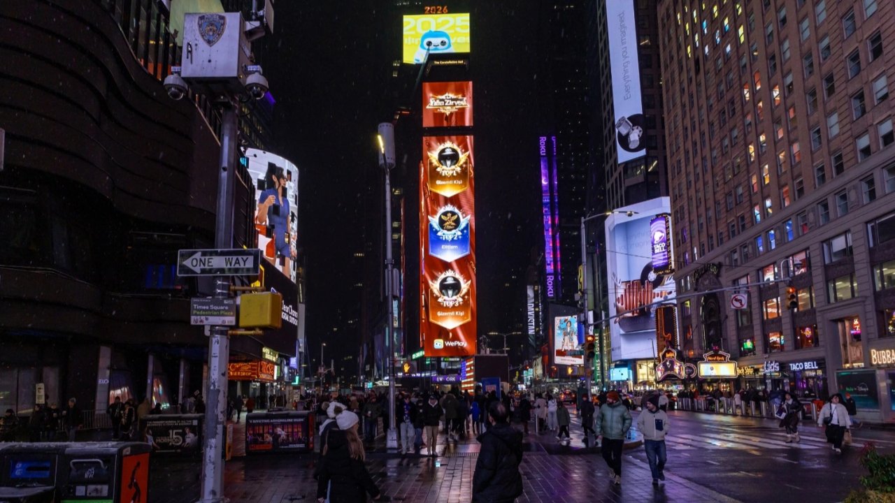 Gençlerin sosyal yaşamları globalleştiğinde: WePlay, Times Meydanı'nı aydınlatıyor