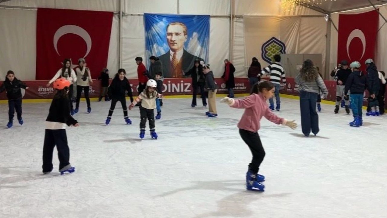 İstanbul Bakırköy'de buz pisti ara tatil gözdesi