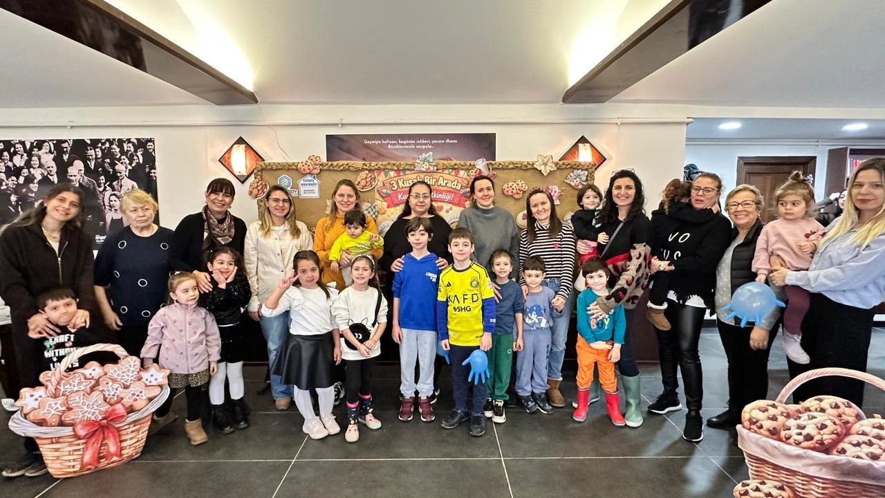 İstanbul Bakırköy'de kuşakları buluşturan kurabiye etkinliği