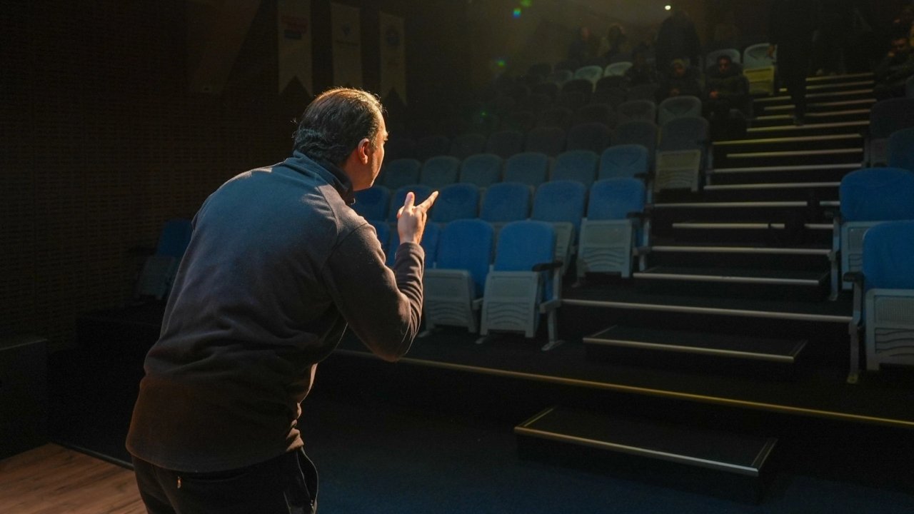 İstanbul Maltepe’den tiyatroculara destek
