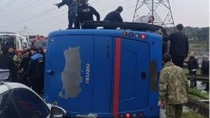 İstanbul'da cezaevi nakil aracı devrildi: 19 yaralı
