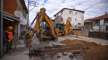 İzmir Büyükşehir'den Sarnıç’ta içme suyu yatırımı hızla ilerliyor