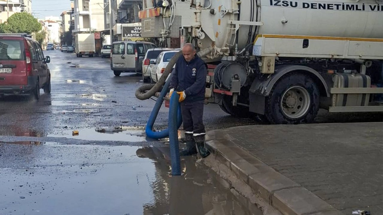 İzmir Çiğli'de fırtına ve sağanak seferberliği