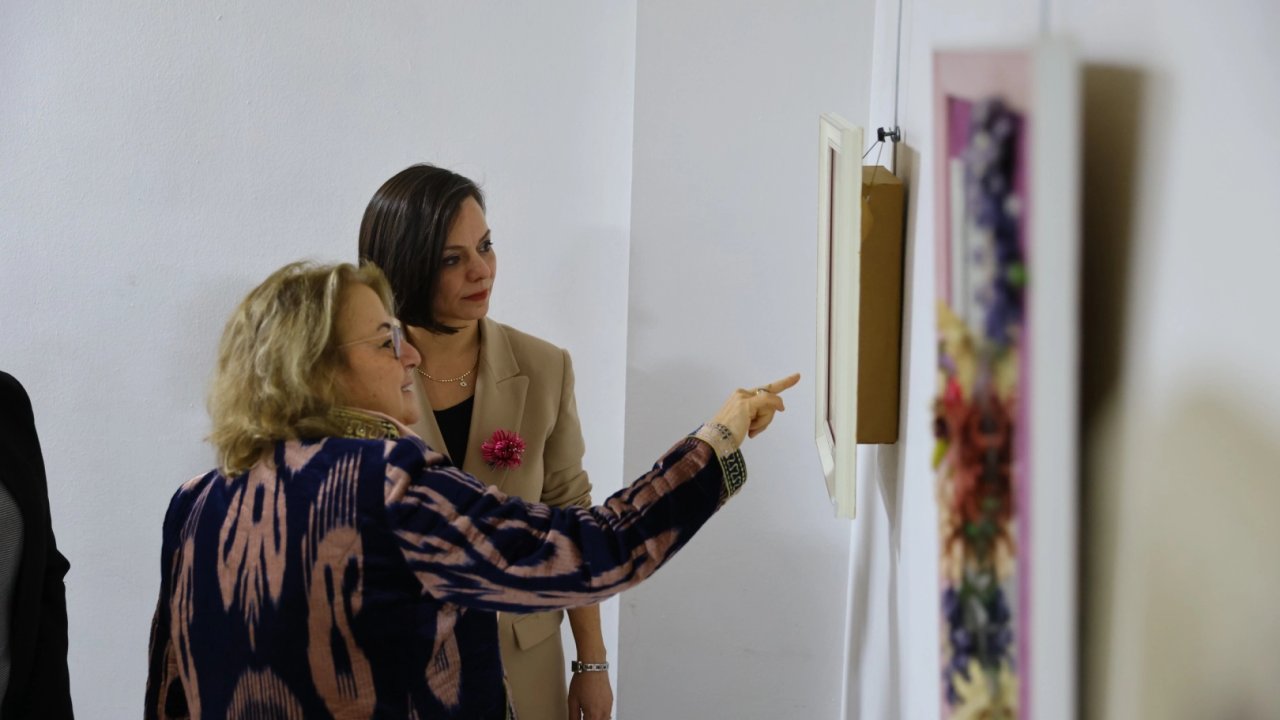 İzmir Karabağlar ’da kozalar çiçek açtı