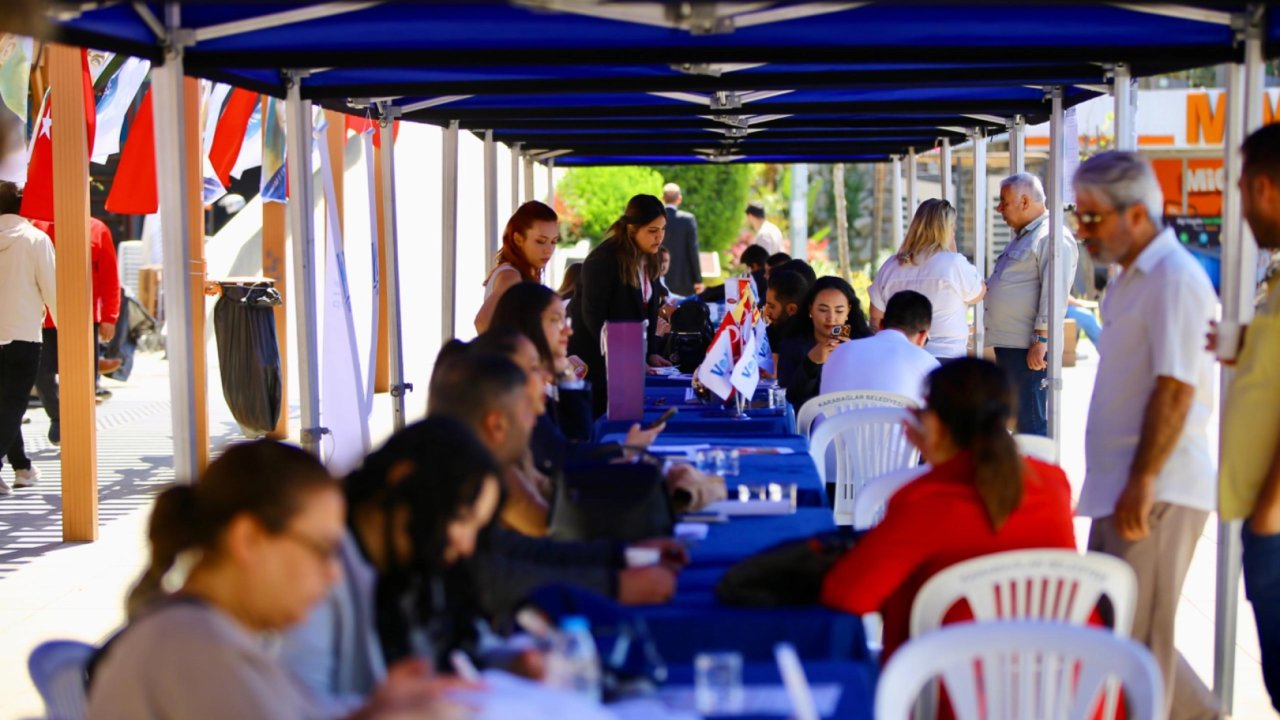 İzmir Karabağlar'da istihdamda çarpıcı başarı