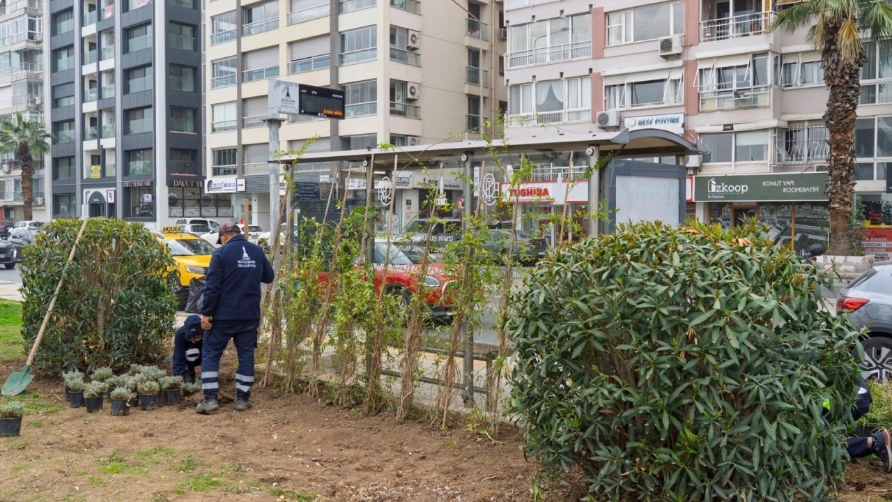 İzmir yeşil duraklarla kente nefes oluyor