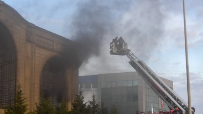 İzmir'de fabrika yangını kısa sürede kontrol altına alındı