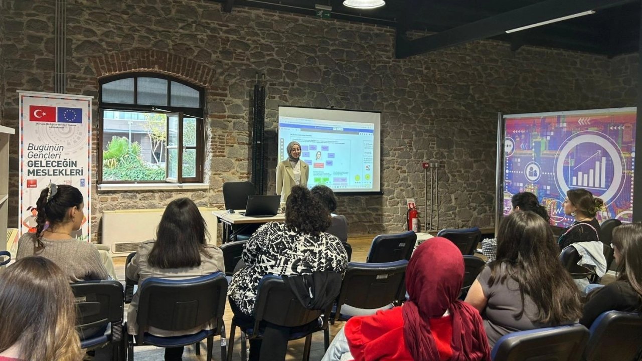 İzmir’in Meslek Fabrikası 10 yıldır iş, aş, umut üretiyor