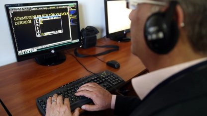 Kamuda engelli istihdamında tarihi artış... Görme engelli memur 13 bini aştı