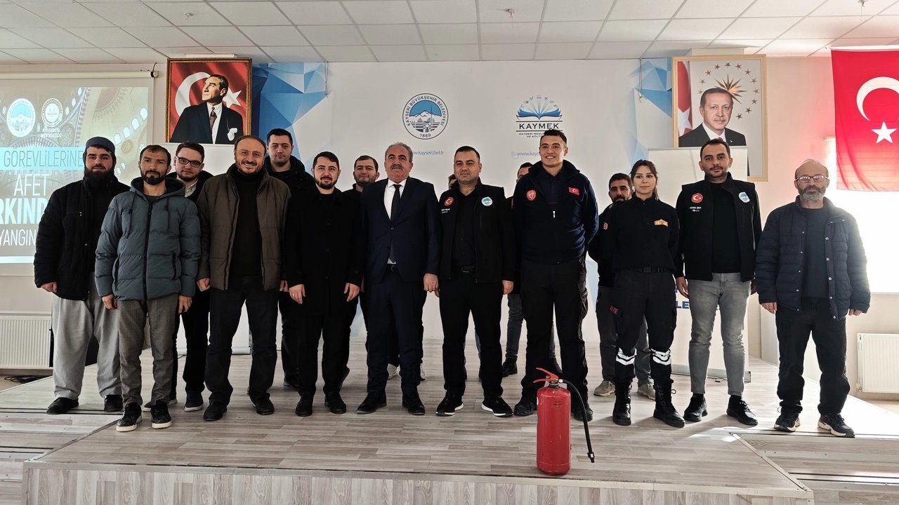 Kayseri itfaiyesinden iki ilçede afet yönetim eğitimi