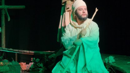 Kocaeli Şehir Tiyatroları’na Bursa İnegöl’de alkış yağmuru