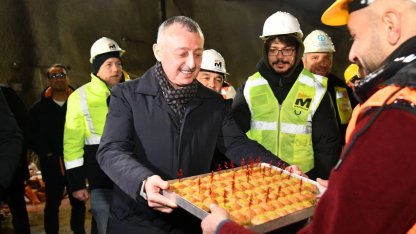 Kocaeli'de Başkan Büyükakın’dan baklavalı sürpriz ziyaretler