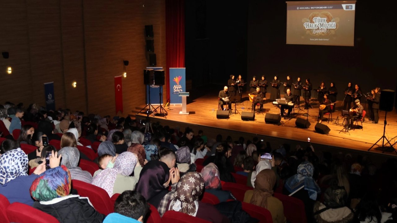 Kocaeli'de bu koro kulakların pasını sildi