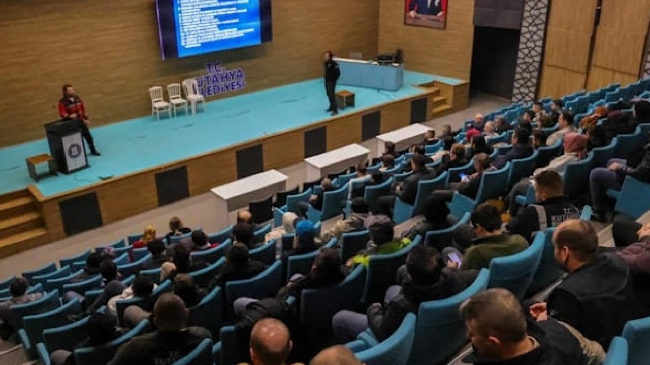 Kütahya'da afet ve acil durum eğitimleri sürüyor
