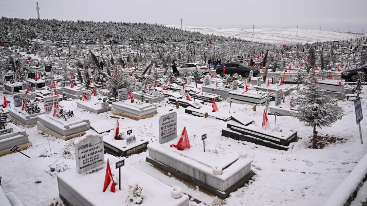 Malatya Büyükşehir acılı günlerde de vatandaşın yanında