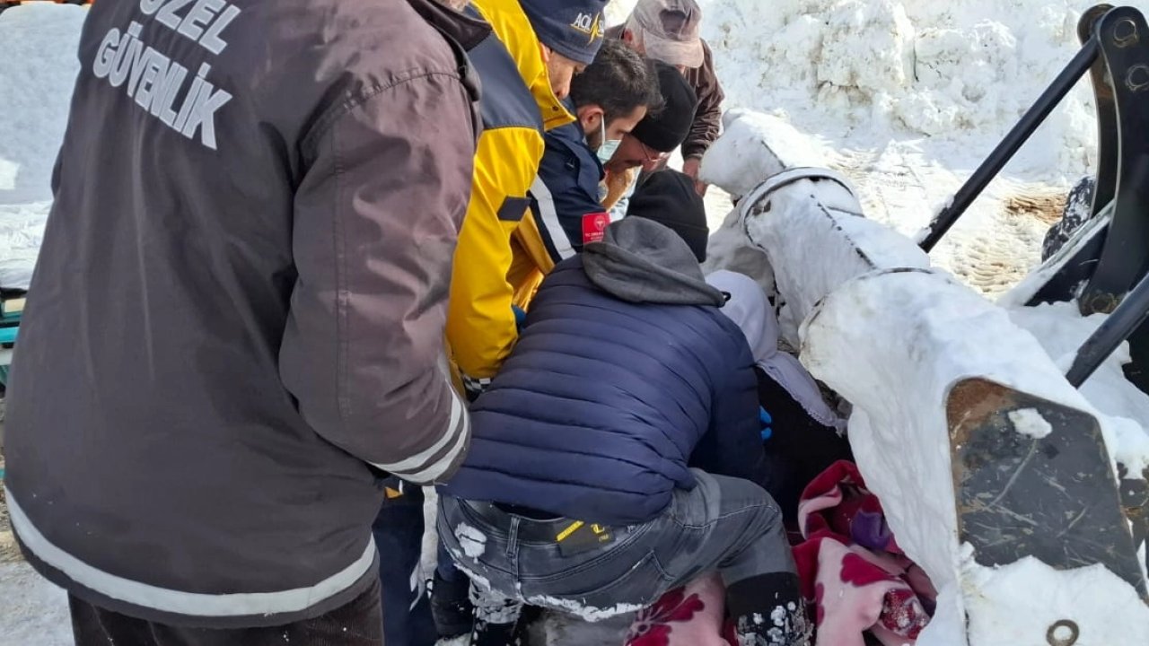 Malatya'da karda mahsur kalan araç ve vatandaşlar kurtarıldı