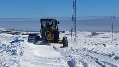 Malatya'da karla mücadele sürüyor