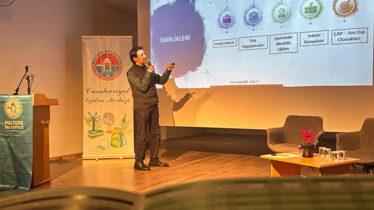 Maltepe'de öğrencilerin eğitim ve kariyer yolculuklarında destek