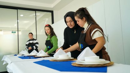 Meram'da down sendromlu bireylere sertifikalı komi eğitimi