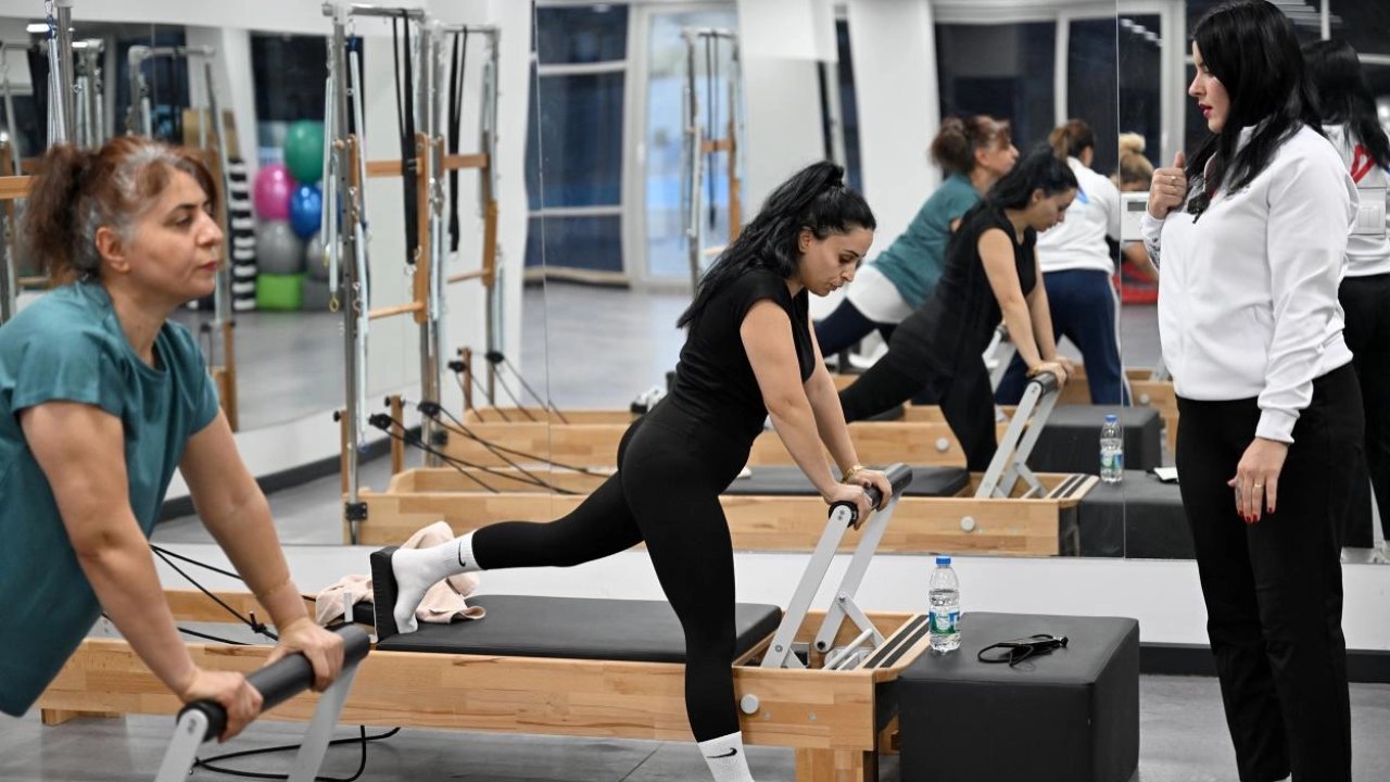 Mersin’de kadınlar reformer pilatesle yenileniyor