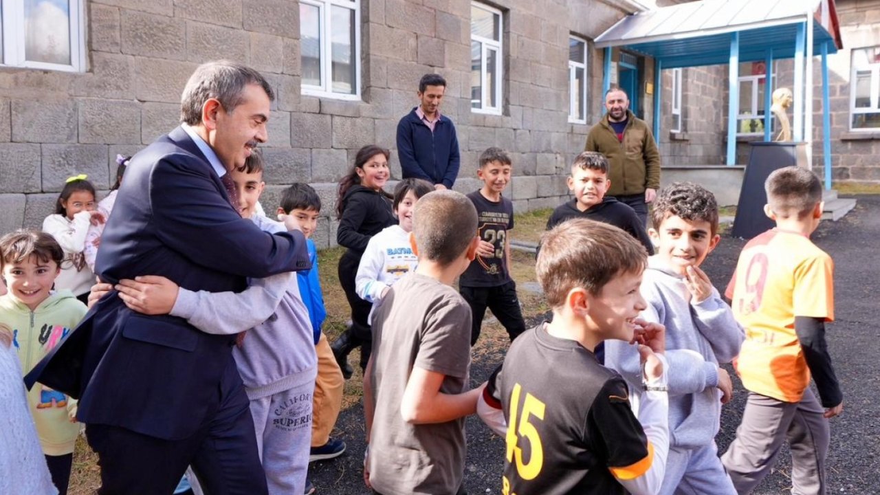 Milyonlarca öğrenci için tatil başlıyor... Bakan Tekin'den karne mesajı