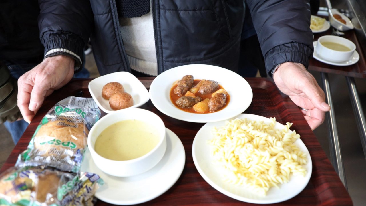 Mudanya'da uygun fiyatlı sofra: 4 çeşit yemek 150 TL