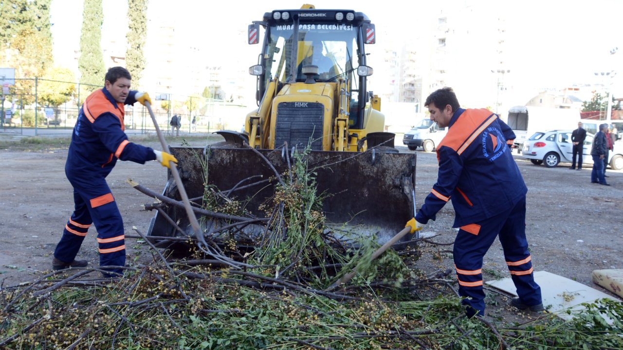 Muratpaşa çevreyi kirletenleri affetmiyor!