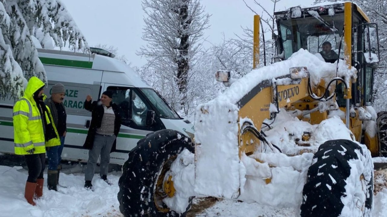 Ordu’da kar mesaisi! 457 mahallenin yolu açıldı