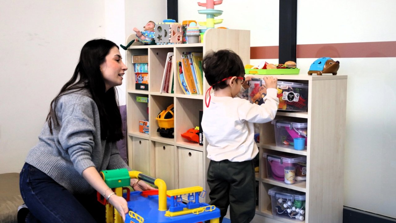 Talha’nın iletişim yolculuğu Gonca’yla başladı