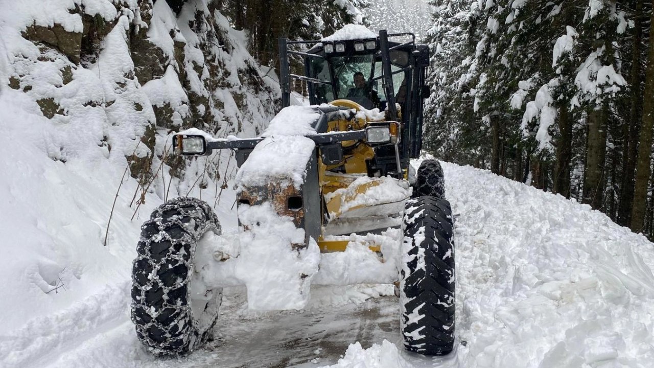 Trabzon’da 70 mahalle yolu ulaşıma kapandı