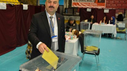 Ümraniye Esnaf Odası'nda Mehmet Özdil güven tazeledi