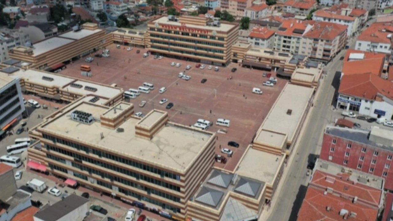 Yüzde 300 aidat zammı isyan ettirdi