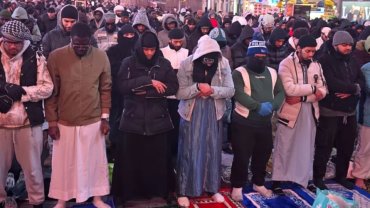 ABD Times Meydanı'nda teravih namazı