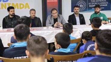 Ağrı'da Sporcu Eğitim Merkezi’nde gençlerle iftar buluşması