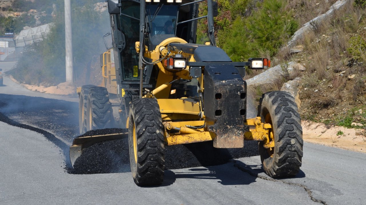 Antalya Büyükşehir’den Alanya’da yol yapım çalışması
