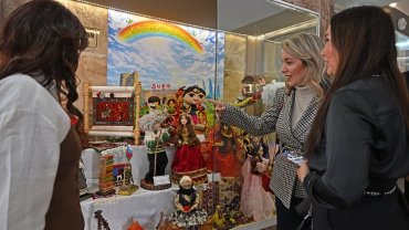 Antalya Oyuncak Müzesi’ne Azerbaycan’dan 26 parçalık bağış