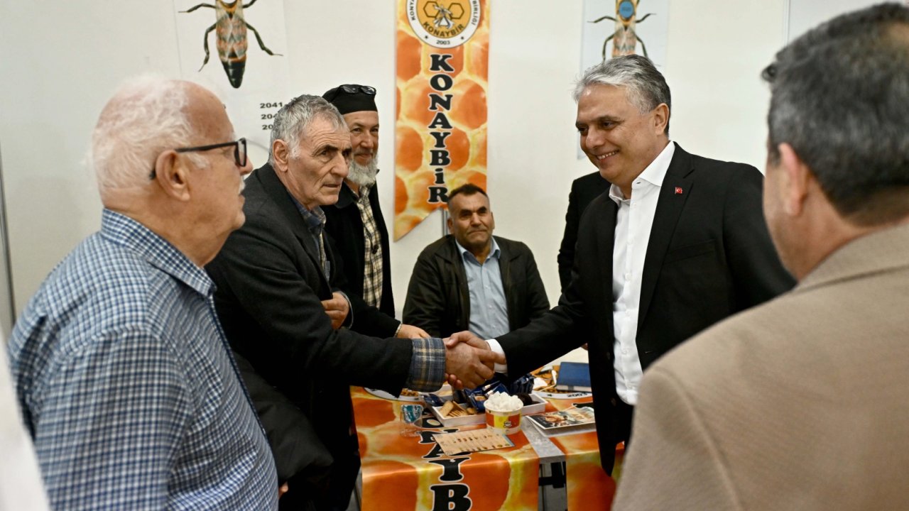 Antalya'da Başkan Uysal’dan arıcılara destek