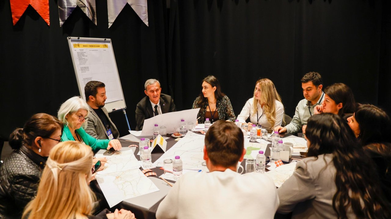 Antalya’da ulaşımın geleceği masaya yatırıldı