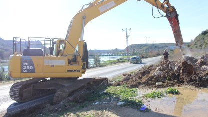 Antalya’da yağış sonrası yollarda bakım-onarım çalışması