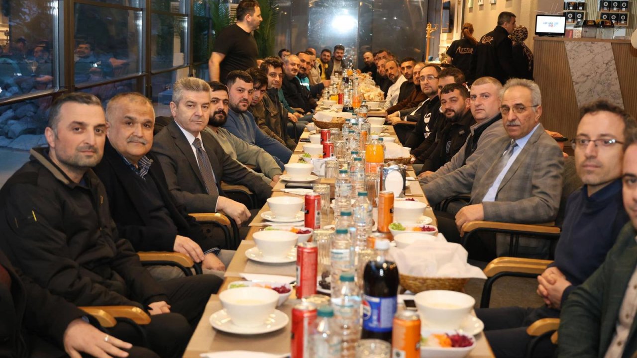 Artvin'de Vali Ergün, İl Özel İdaresi iftarında personeliyle buluştu