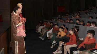 ‘Bilge Hekim Lokman’ Mersin'de gençlerle buluştu